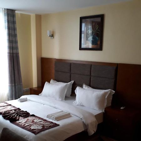 Imperial Hotel & Apartments Dar es Salaam Bagian luar foto