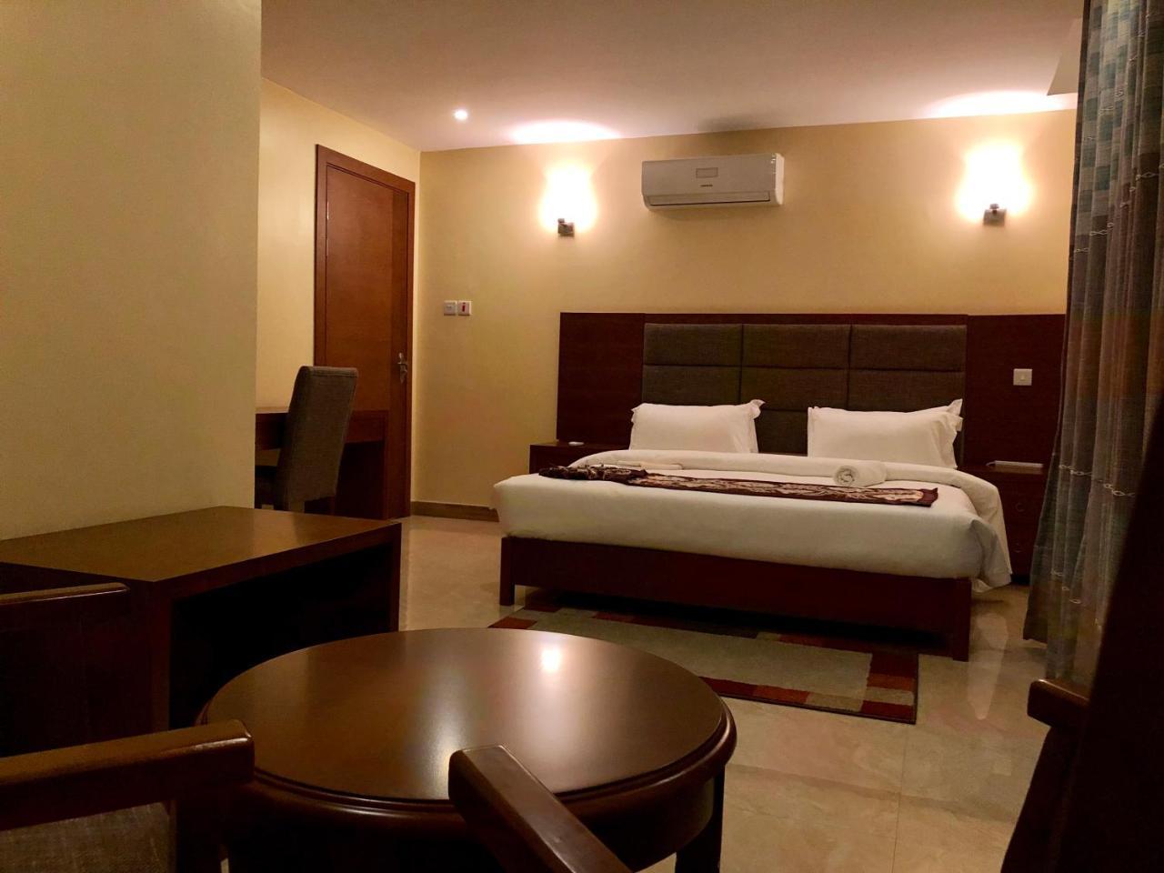 Imperial Hotel & Apartments Dar es Salaam Bagian luar foto