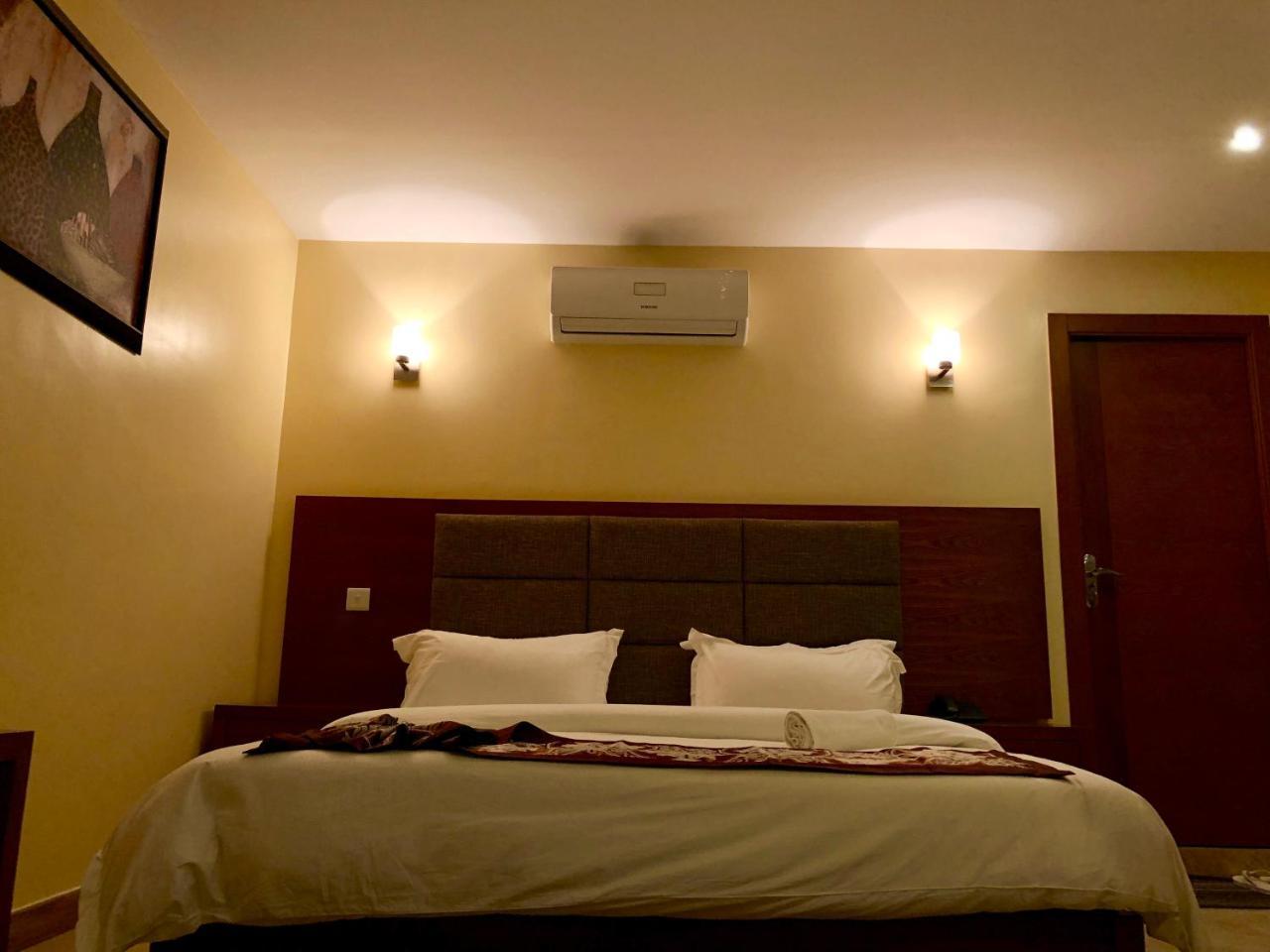 Imperial Hotel & Apartments Dar es Salaam Bagian luar foto